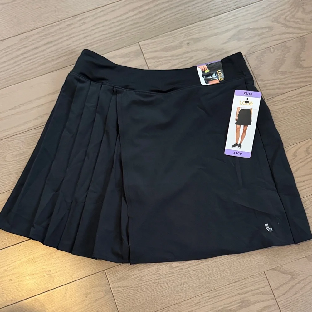 XS, S & M - LOLE Black Pleated Skort - Picture 3 of 15
